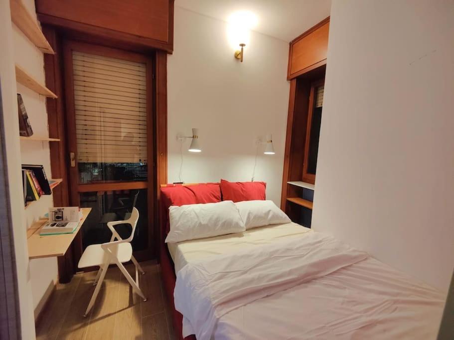 Casa Mamo: Design & Vintage Above Subway Apartamento